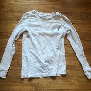 White long sleeve vineyard vines shirt